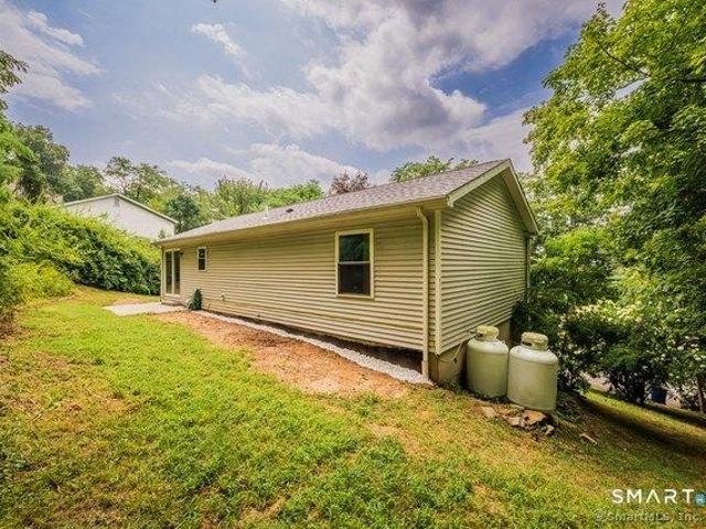 house with 3 bedroom, New Milford CT ES105577263