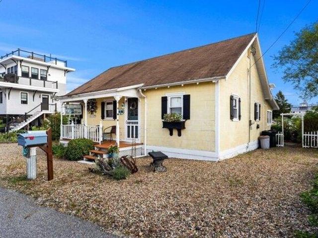 house with 3 bedroom, Newburyport MA ES105404326