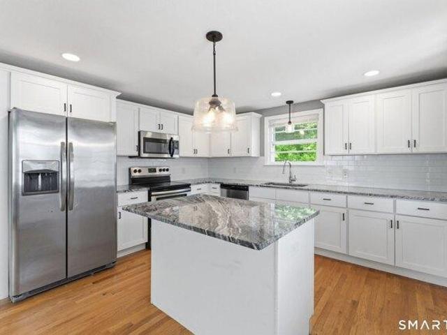 house with 3 bedroom, Newington CT ES105417073