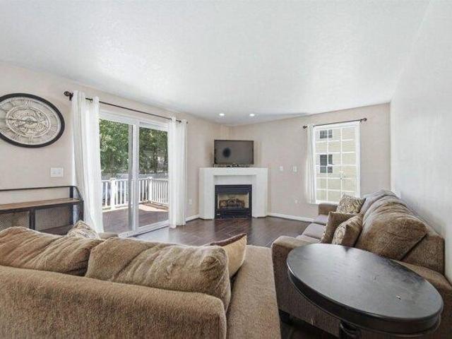 house with 3 bedroom, Newmarket NH ES104376466