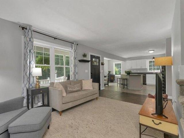 house with 3 bedroom, Newmarket NH ES105578991