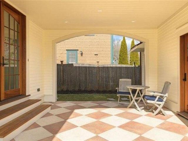 house with 3 bedroom, Newport RI ES105400839