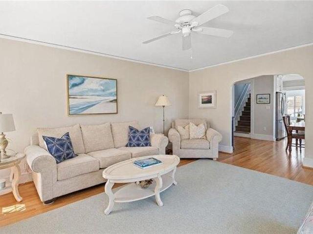 house with 3 bedroom, Newport RI ES105427013