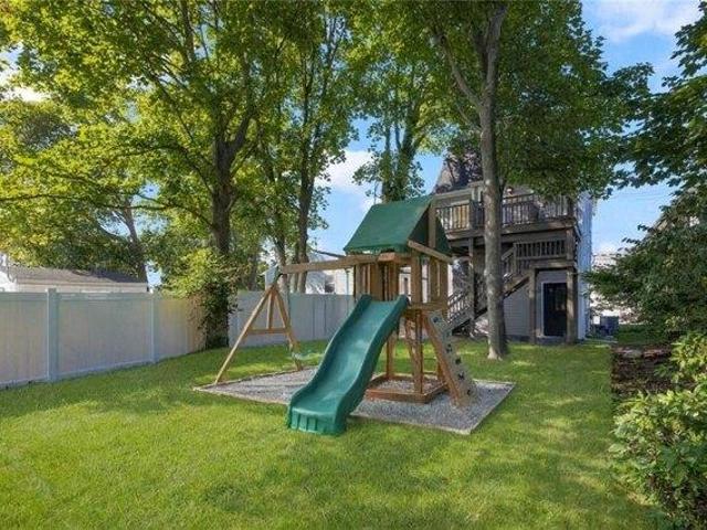 house with 3 bedroom, Newport RI ES105680322