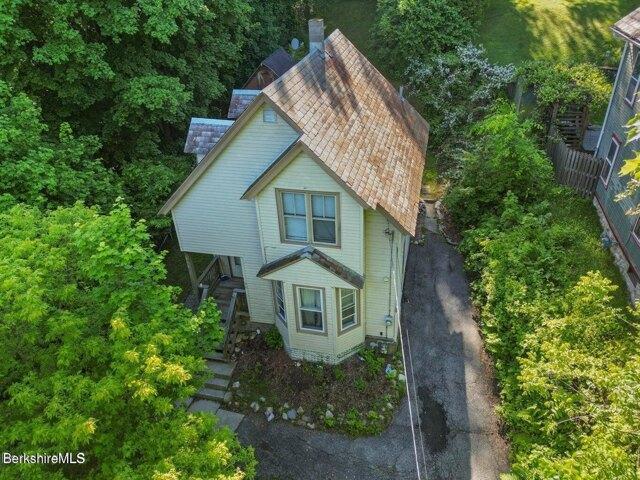 house with 3 bedroom, North Adams MA ES104566702