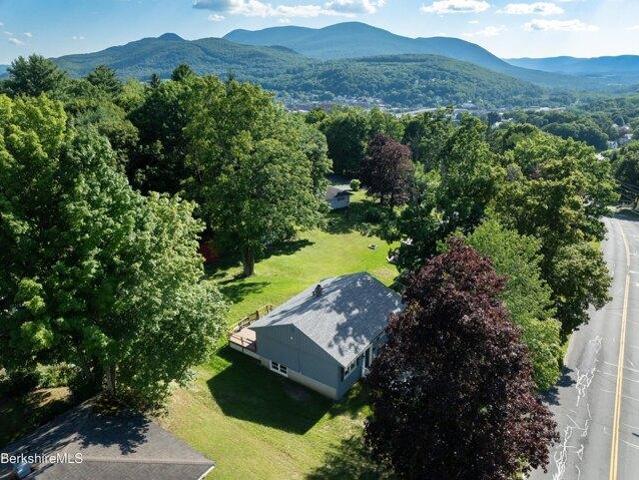 house with 3 bedroom, North Adams MA ES105365599