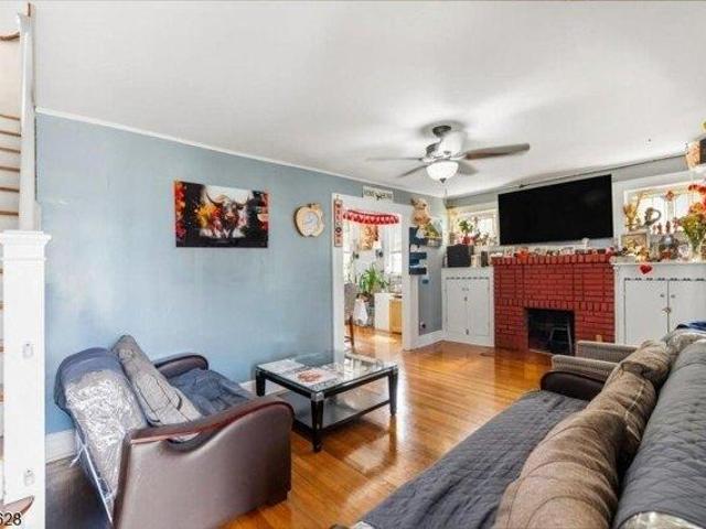 house with 3 bedroom, North Arlington NJ ES105577790