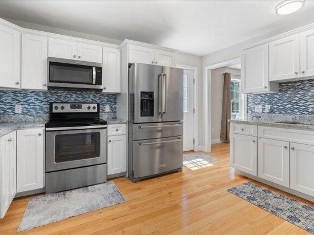 house with 3 bedroom, North Attleboro MA ES105428266