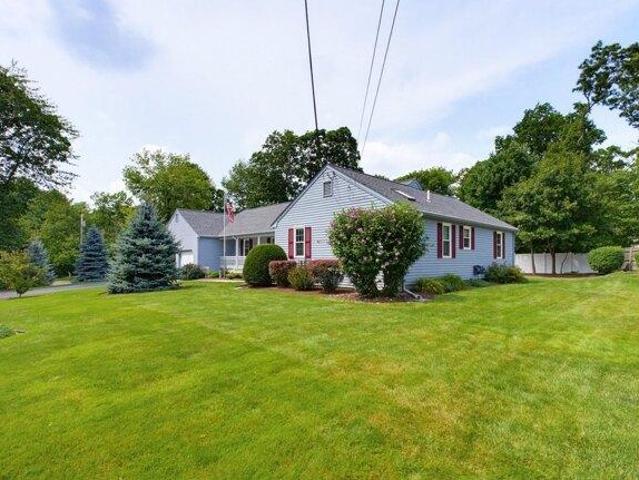 house with 3 bedroom, North Attleboro MA ES105629523