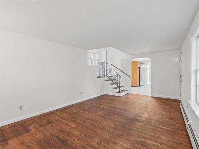 house with 3 bedroom, North Attleboro MA ES105650045