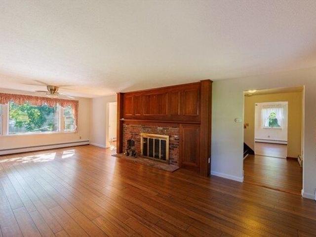 house with 3 bedroom, North Brookfield MA ES105291238