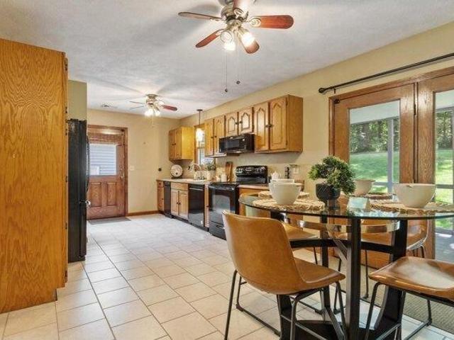 house with 3 bedroom, North Brookfield MA ES105403277