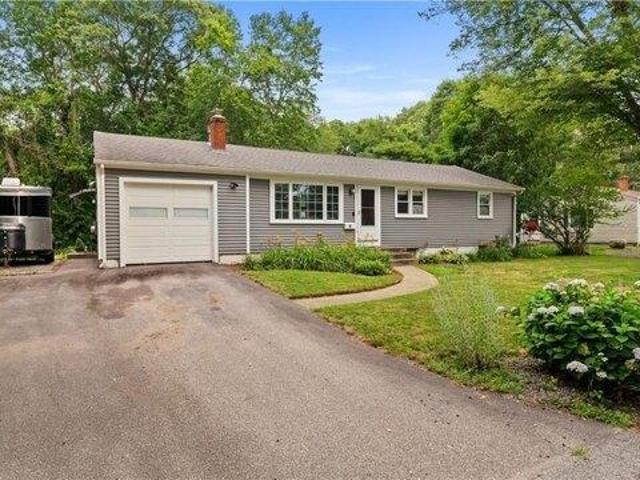 house with 3 bedroom, North Kingstown RI ES104908593