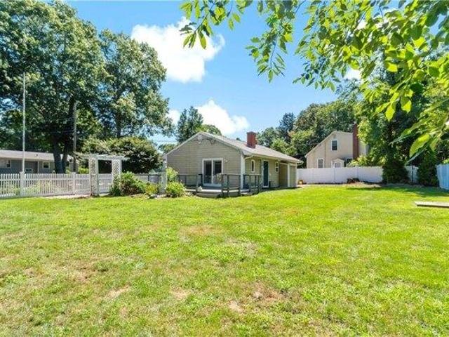 house with 3 bedroom, North Kingstown RI ES105512784