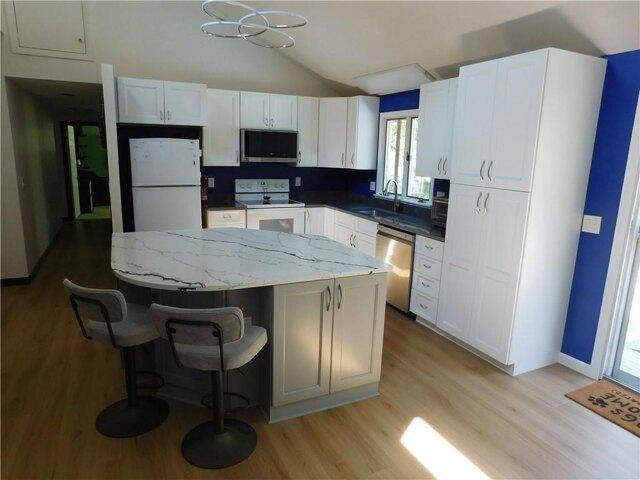 house with 3 bedroom, North Kingstown RI ES105551643