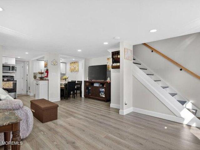 house with 3 bedroom, North Middletown NJ ES104442961