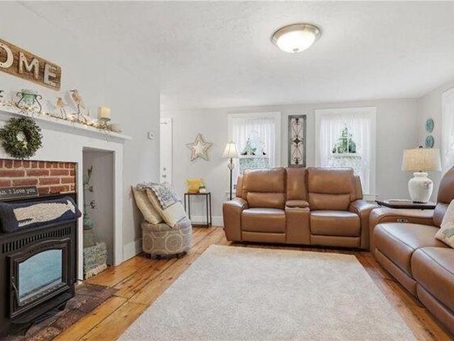 house with 3 bedroom, North Smithfield RI ES105575283