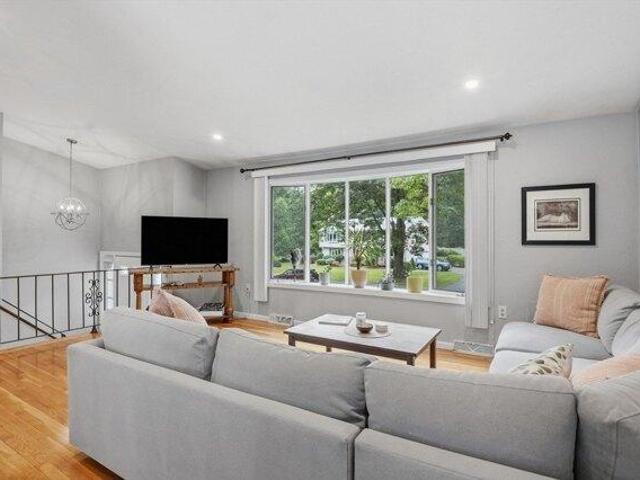 house with 3 bedroom, Northborough MA ES105366288
