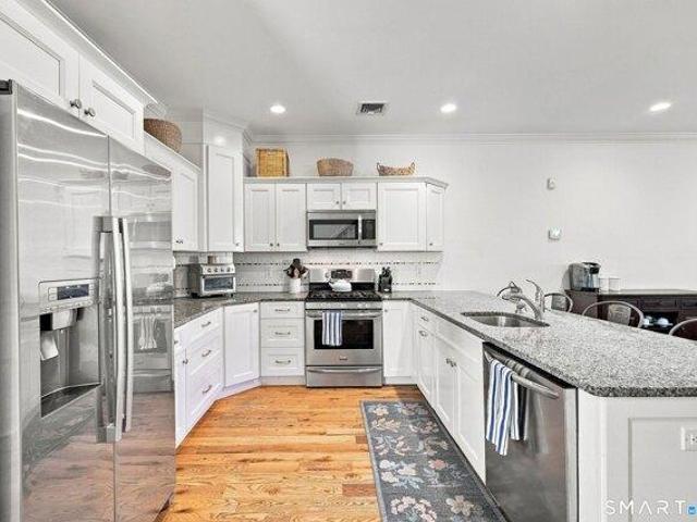 house with 3 bedroom, Norwalk CT ES105477478