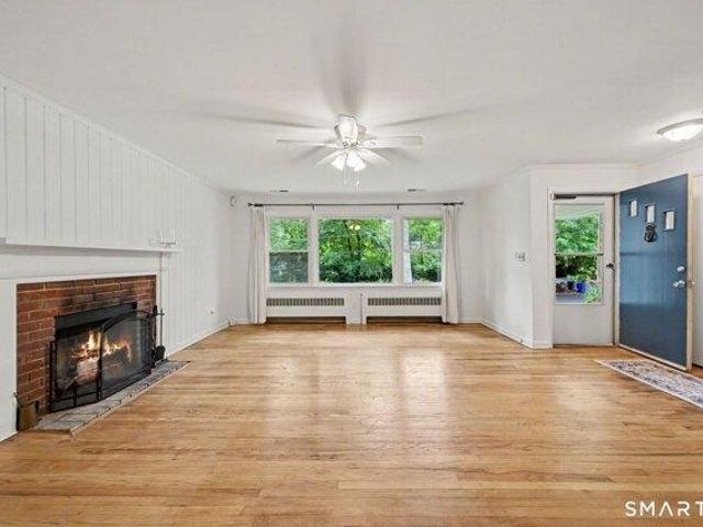 house with 3 bedroom, Norwalk CT ES105612999