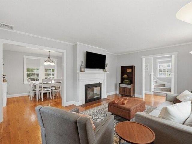 house with 3 bedroom, Norwood MA ES105403950