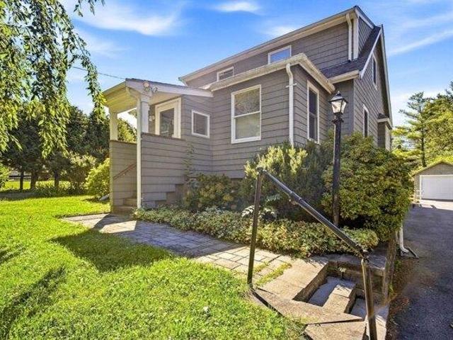 house with 3 bedroom, Norwood MA ES105559601