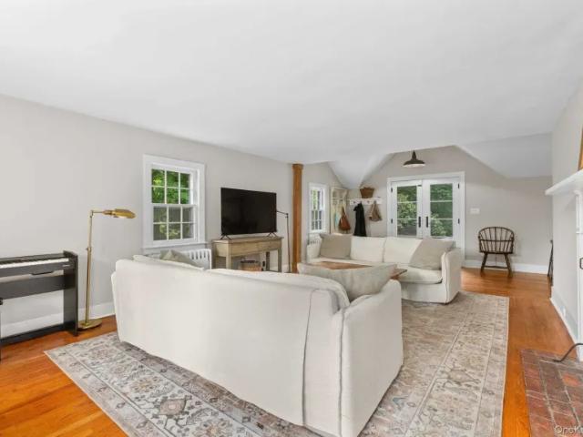 house with 3 bedroom, NY NY DS102715624