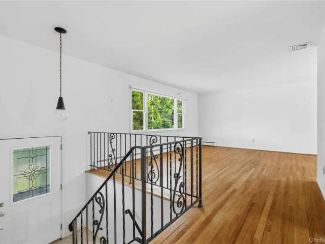 house with 3 bedroom, NY NY DS102811913