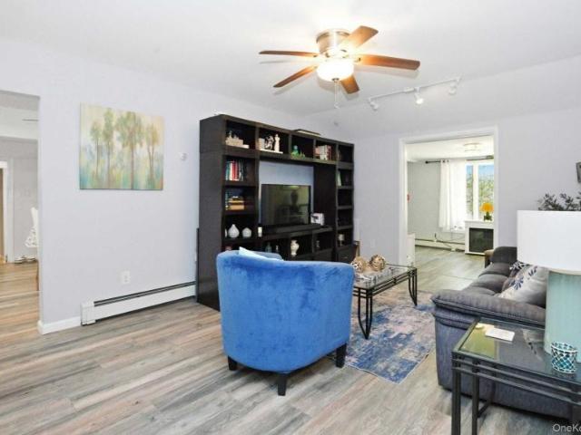 house with 3 bedroom, NY NY ES102204448