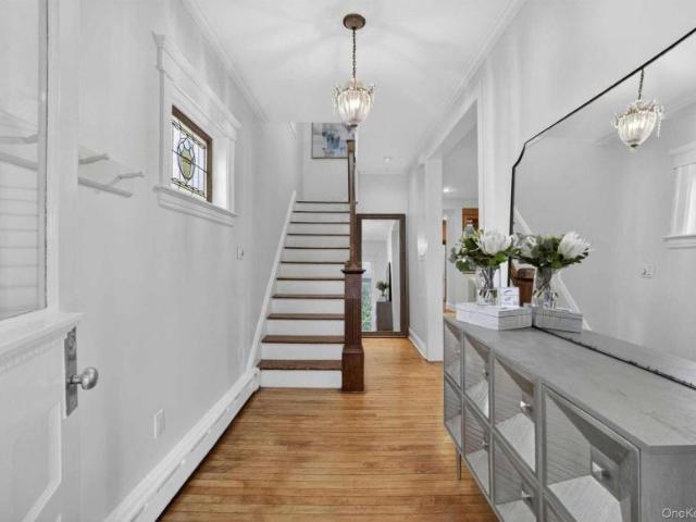 house with 3 bedroom, NY NY ES102366683