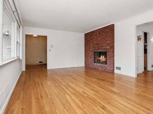 house with 3 bedroom, NY NY ES102658745