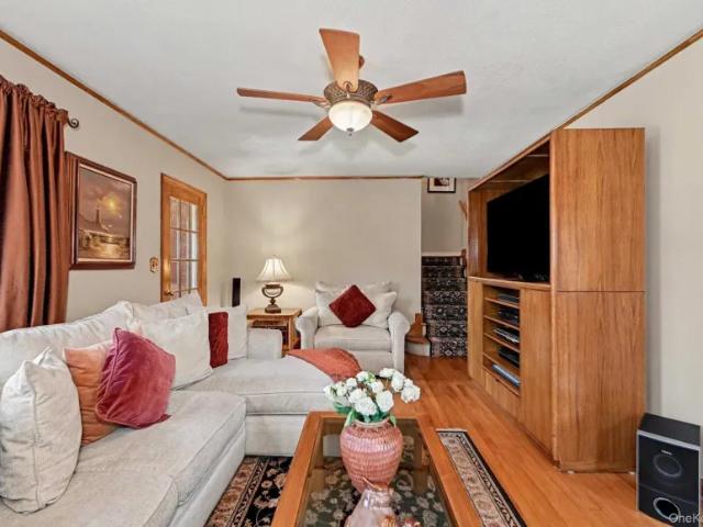 house with 3 bedroom, NY NY ES102770964