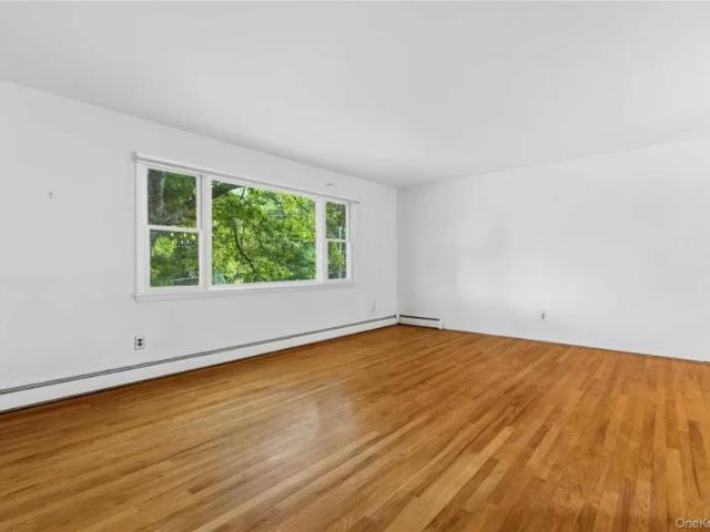 house with 3 bedroom, NY NY ES102795080