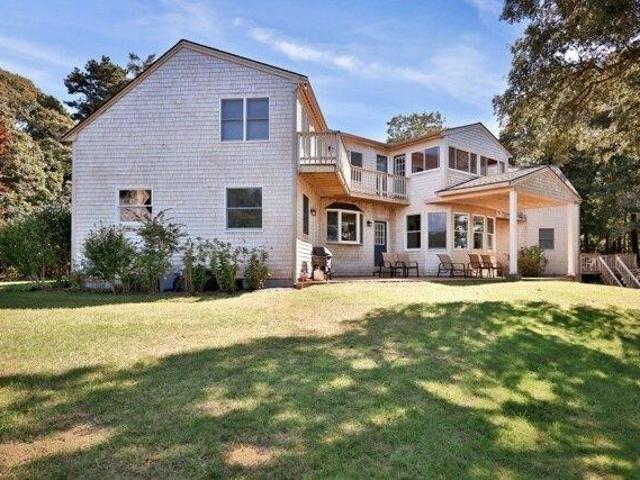 house with 3 bedroom, Oak Bluffs MA ES105613642