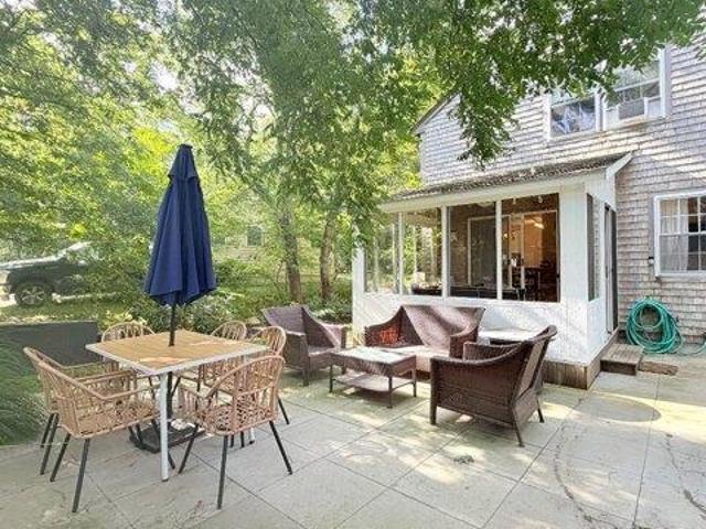 house with 3 bedroom, Oak Bluffs MA ES105680691