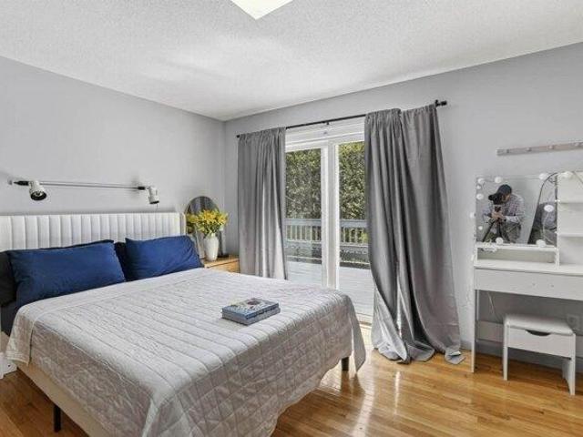house with 3 bedroom, Oak Bluffs MA ES105694142