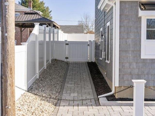 house with 3 bedroom, Old Lyme CT ES104759120