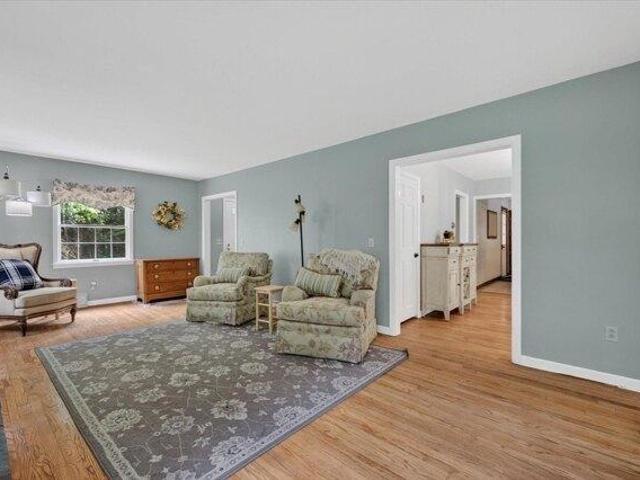 house with 3 bedroom, Oxford MA ES105229416