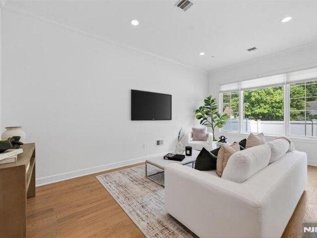 house with 3 bedroom, Paramus NJ ES105516246
