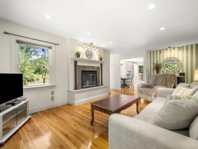 house with 3 bedroom, Pembroke MA ES105496206