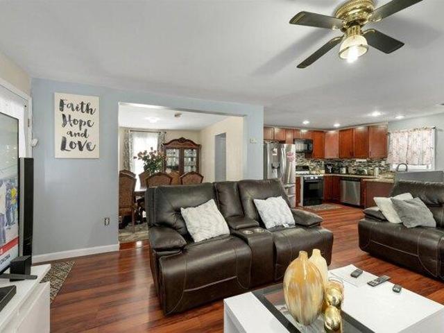 house with 3 bedroom, Pembroke NH ES105255099