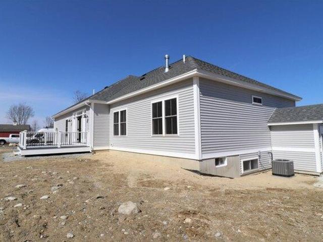 house with 3 bedroom, Pembroke NH ES105316170