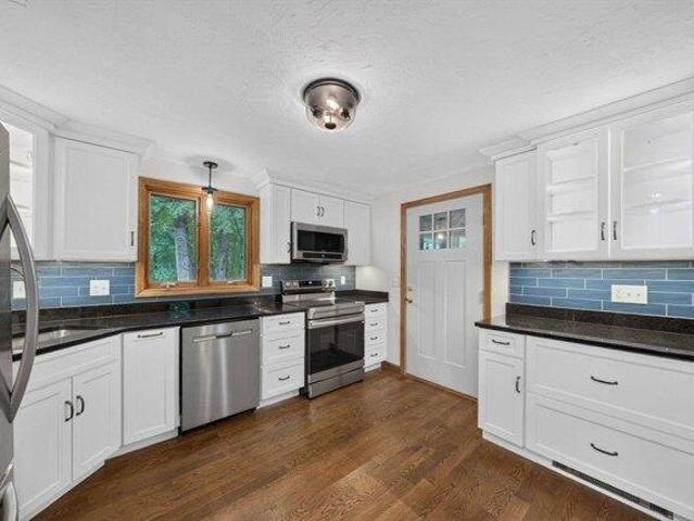 house with 3 bedroom, Pepperell MA DS104075421