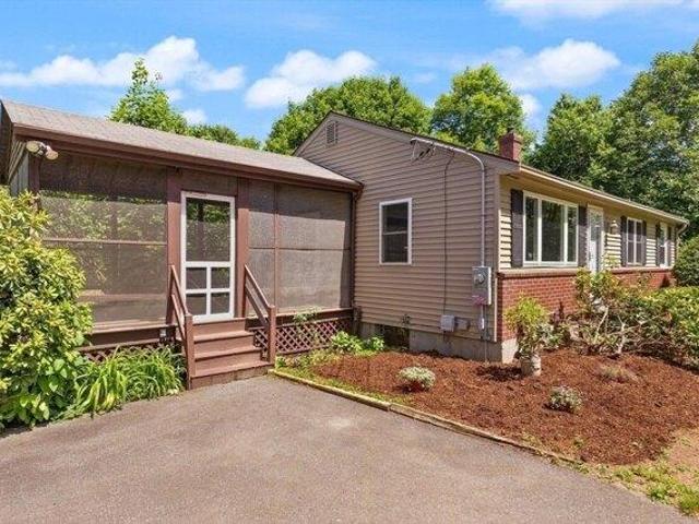 house with 3 bedroom, Pepperell MA DS104189959