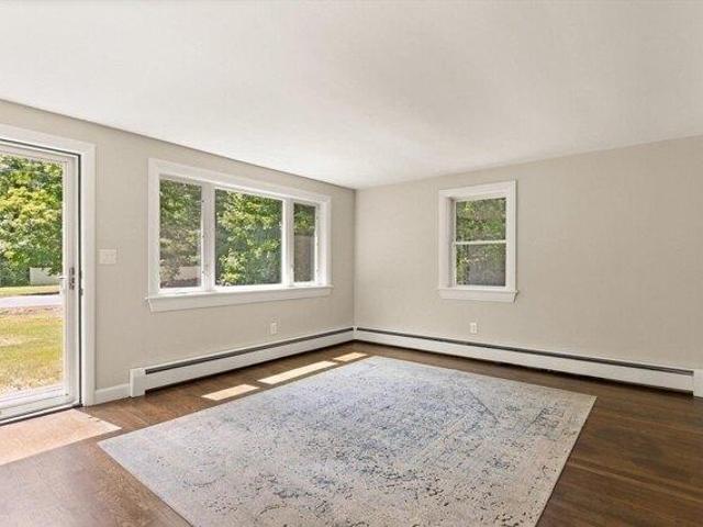 house with 3 bedroom, Pepperell MA ES104189959