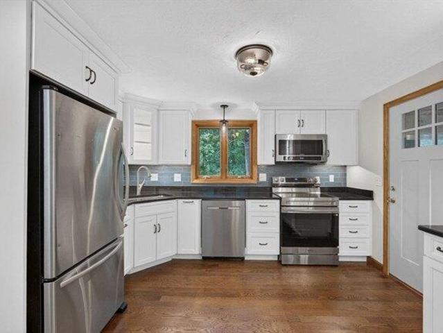 house with 3 bedroom, Pepperell MA ES105384093