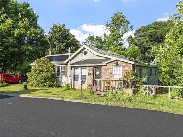 house with 3 bedroom, Phillipston MA ES105275002