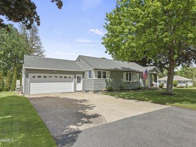house with 3 bedroom, Pittsfield MA ES104569821