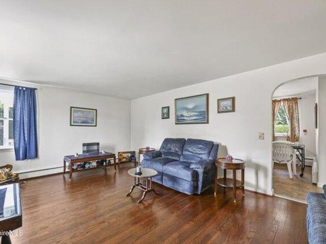house with 3 bedroom, Pittsfield MA ES105240530