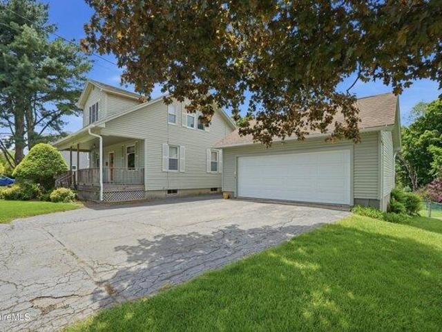 house with 3 bedroom, Pittsfield MA ES105352429